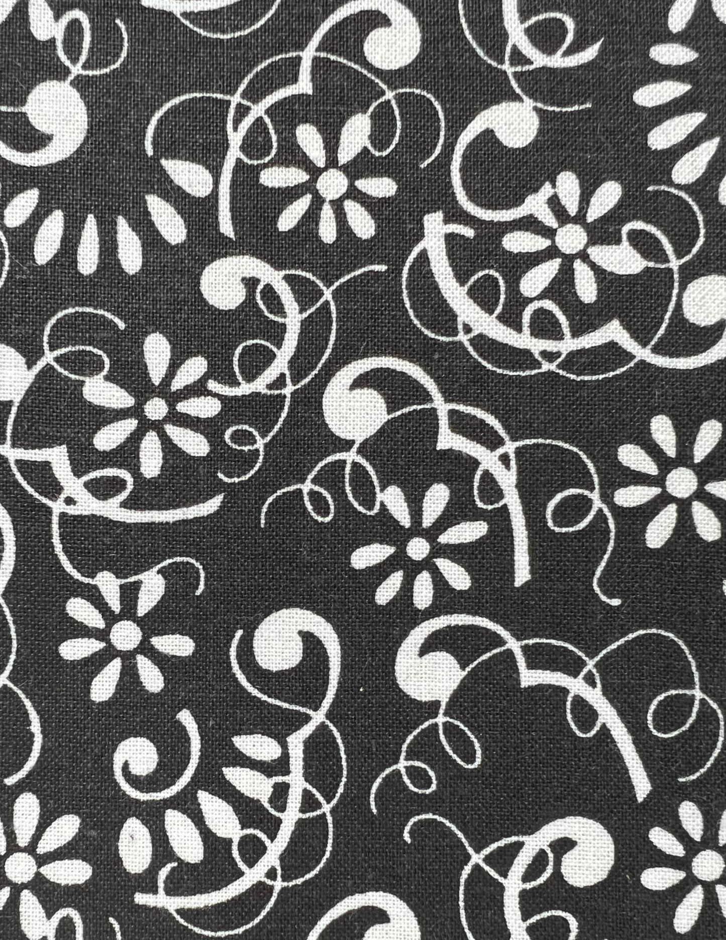 Black and White Flower Spots Fat Quarter